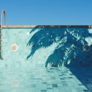 Intervention piscine Lyon : Quels sont les outils nécessaires pour réparer une fuite de piscine ?