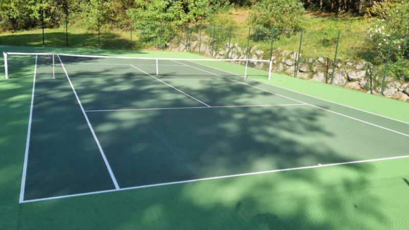 Quelle garantie dois-je attendre d’un professionnel de la rénovation de courts de tennis?