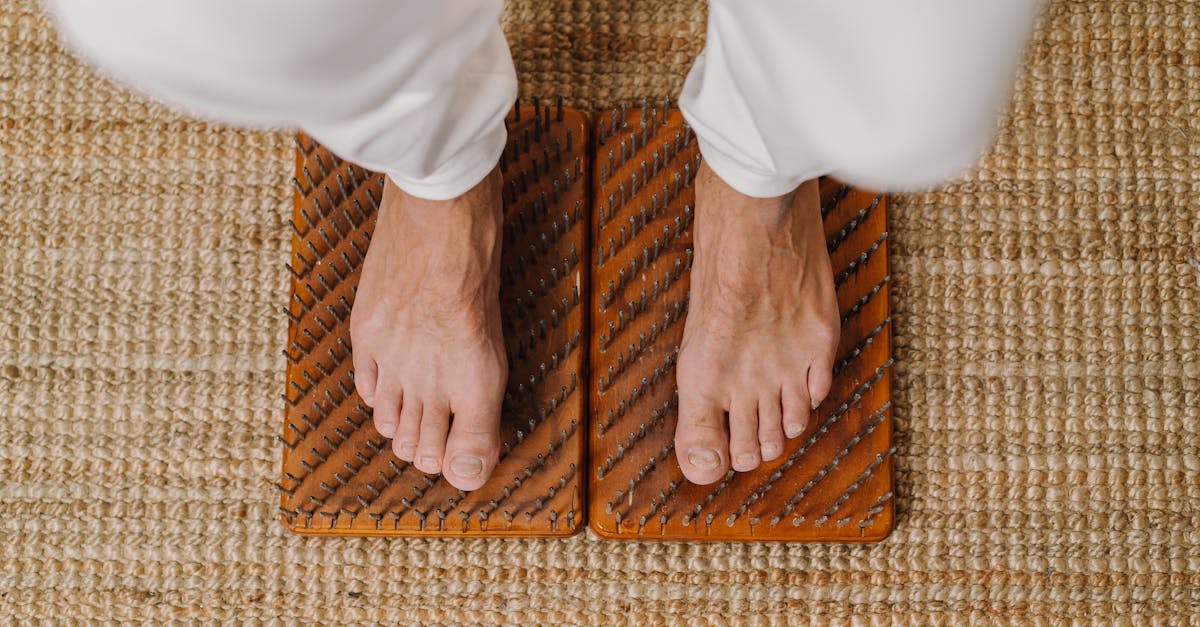 découvrez les bienfaits de l'acupression, une méthode naturelle qui utilise des points de pression pour soulager le stress, améliorer la circulation et favoriser le bien-être. apprenez à intégrer cette technique dans votre routine quotidienne pour une santé optimale.