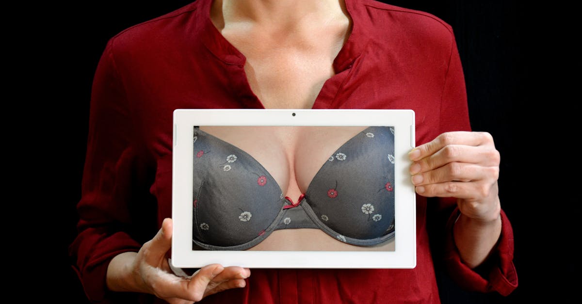 découvrez notre collection de lingerie raffinée alliant confort et élégance. faites-vous plaisir avec des modèles variés, adaptés à toutes les morphologies, pour sublimer votre féminité au quotidien.