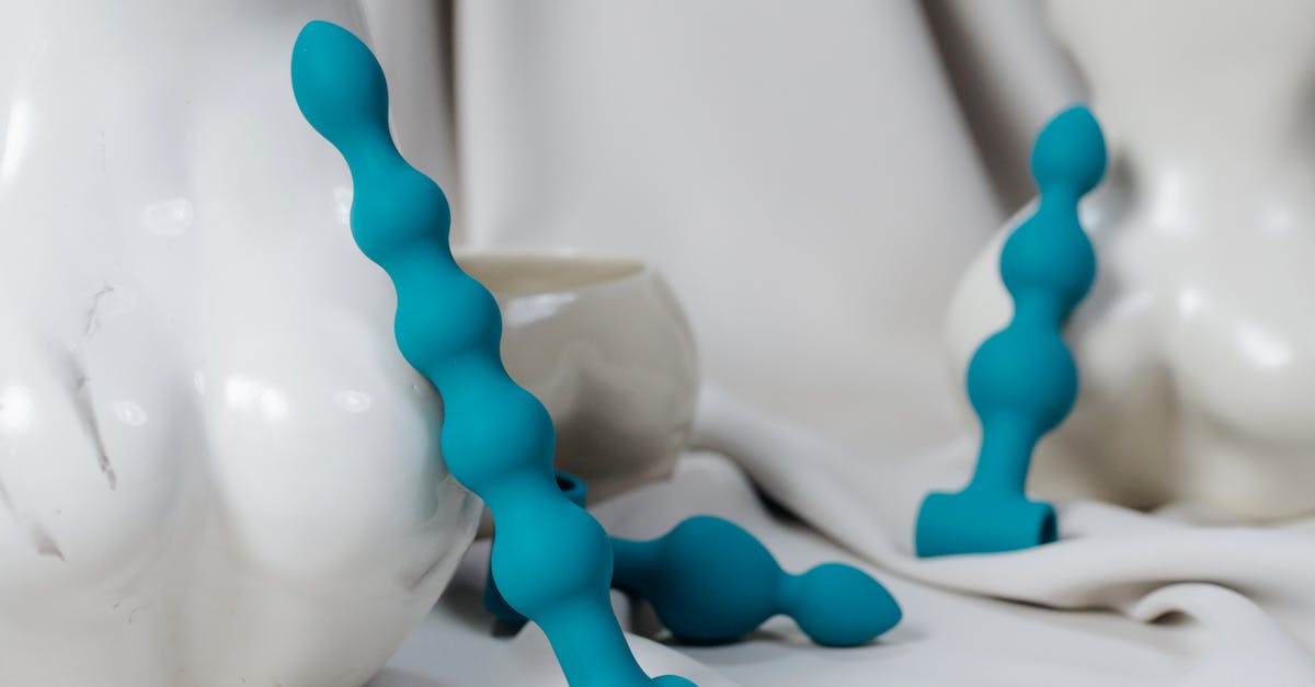 découvrez notre sélection variée de sex toys de haute qualité. que vous soyez novice ou expérimenté, explorez des articles conçus pour pimenter votre vie intime. intimité, plaisir et découverte au rendez-vous !