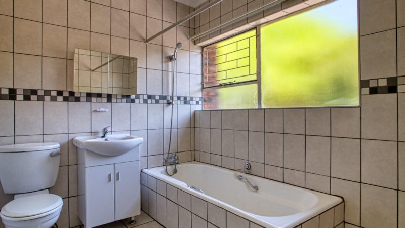 Astuces pour organiser efficacement votre salle de bain
