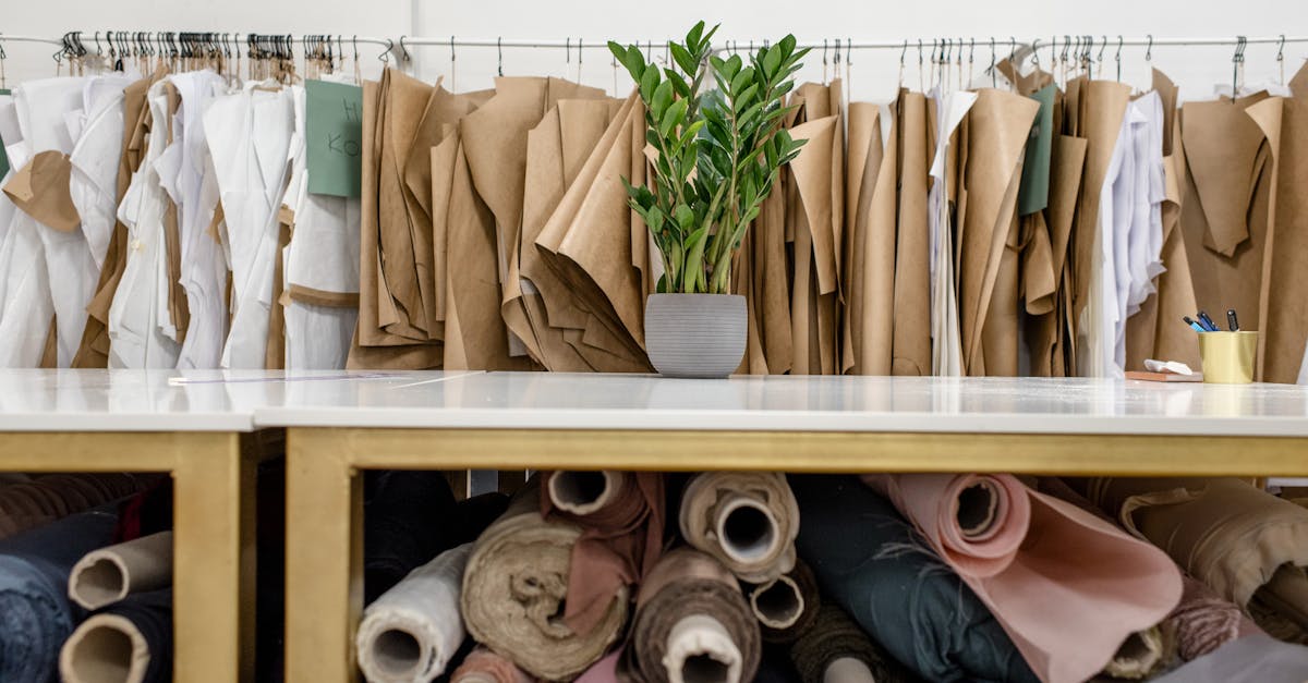 découvrez notre sélection de tissus pour robes, idéale pour toutes vos créations. des matières de qualité, des motifs variés et des couleurs tendance pour réaliser des vêtements uniques et élégants. inspirez-vous et laissez libre cours à votre créativité avec nos tissus spécialement conçus pour la confection de robes.