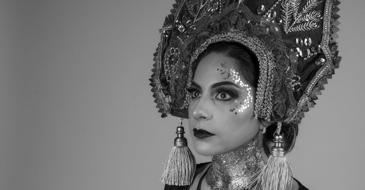 découvrez notre collection d'accessoires russes uniques, alliant tradition et modernité. plongez dans l'univers fascinant de la culture russe à travers des pièces artisanales, élégantes et authentiques. parfaites pour compléter votre style ou offrir en cadeau.
